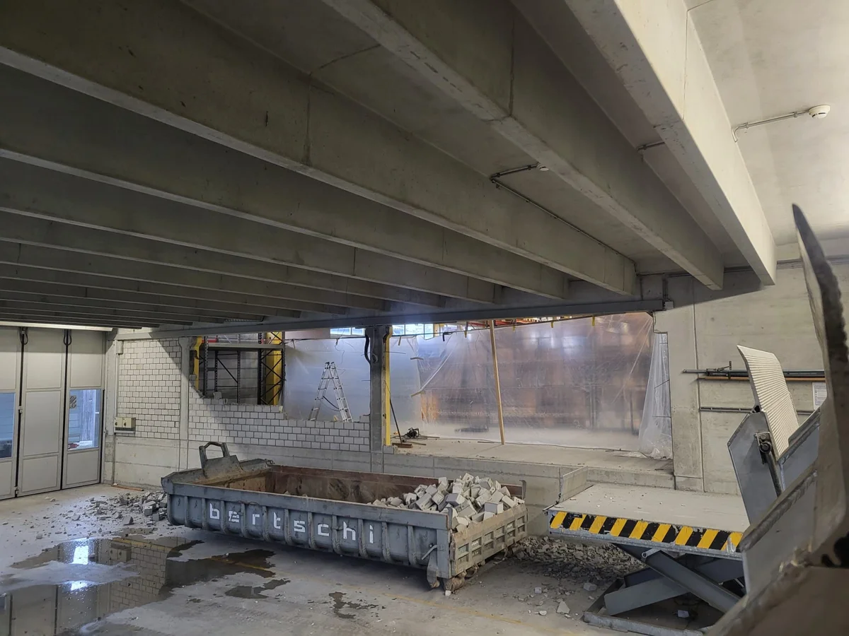 Grossangelegte Abbruch - 1